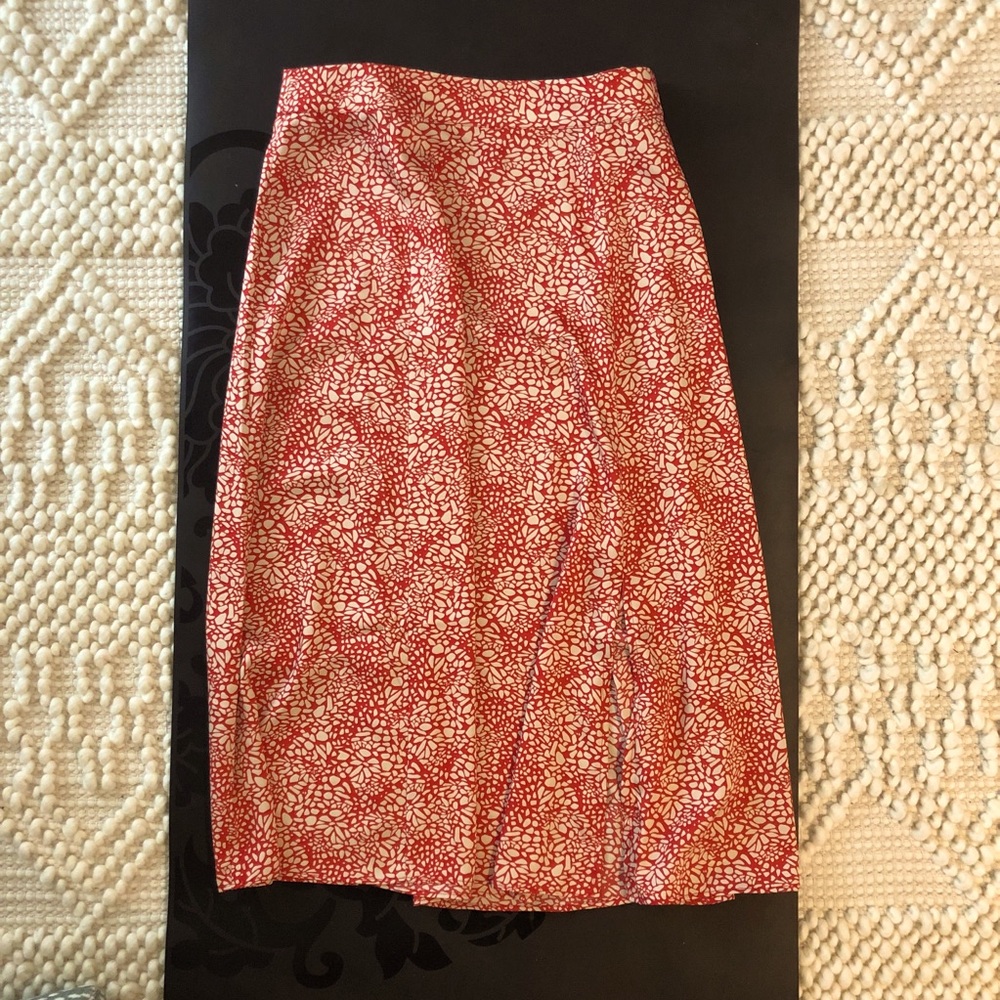 Anne Taylor A-Line Mid Length Skirt w Slit